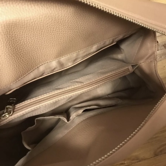 🎉BCBG Paris🎉 Blush Crossbody Satchel Purse - Picture 4 of 4